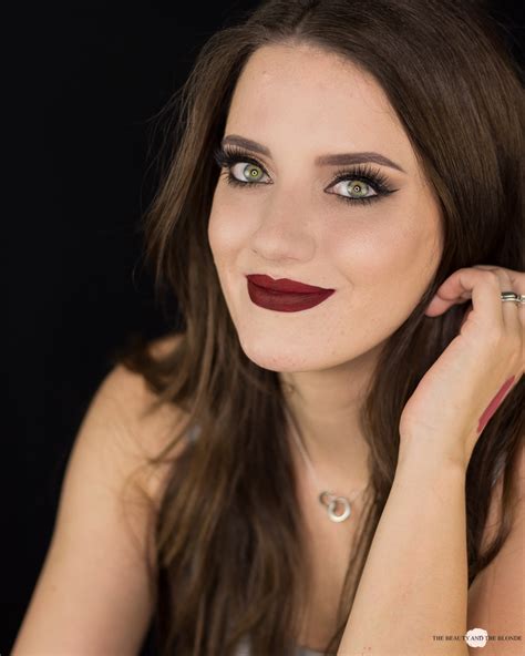 The Beauty And The Blonde Eine Palette Vier Looks Urban Decay Naked Palette Softest Golden