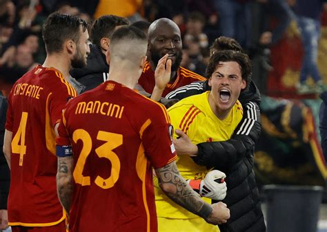 Roma Sink Feyenoord In Europa Shootout Sparta Upset Galatasaray Reuters