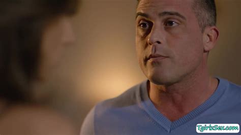 Handsome Dude Lets His Shemale Stepsister Fuck His Ass AShemaletube