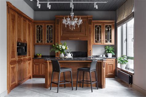 Фотографии классической кухни из массива красного дерева Сапеле