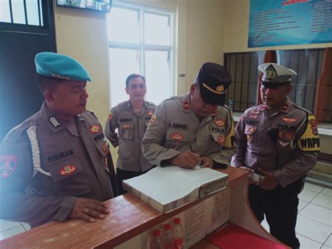 Pengecekan Ruang Tahanan Polresta Tangerang Secara Rutin Oleh Piket