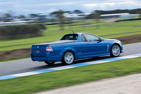 Holden Vf Commodore Ute Ssv Redline Hd Pictures Carsinvasion