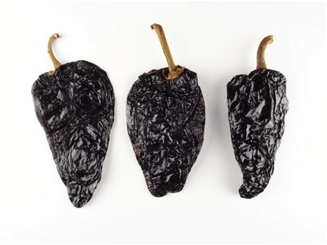4 Hundred Dried Ancho Peppers Royalty Free Images Stock Photos