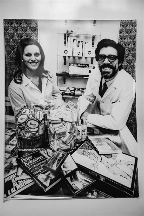 Milano il primo sex shop d Italia festeggia cinquant anni di attività Avrà il