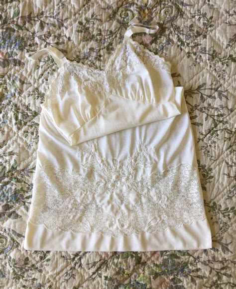 Vintage Slip Lingerie White Full Slip Retro Embroidered Embellished Lace Nylon Slip Dress Size