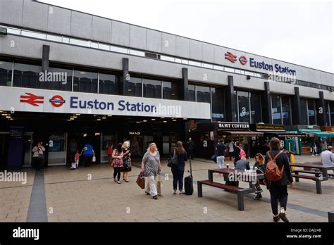 London Euston Overground Hi Res Stock Photography And Images Alamy