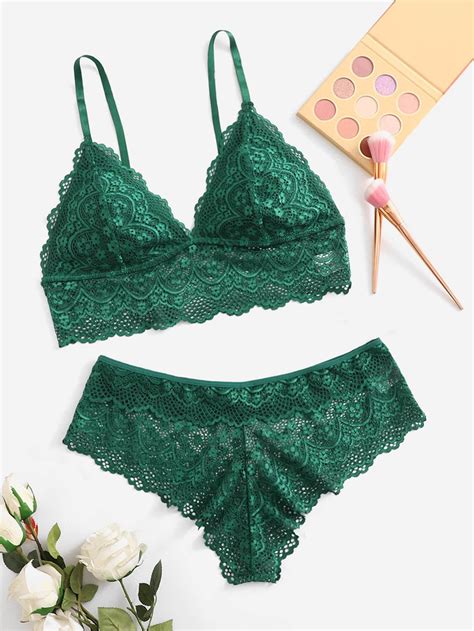Plus Floral Lace Lingerie Set