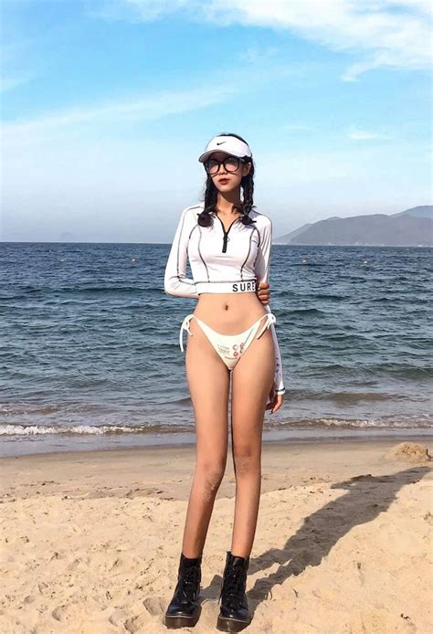 Hình ảnh Gái Xinh Bikini Nhỏ Mặc Cũng Như Không Gợi Cảm Nhất