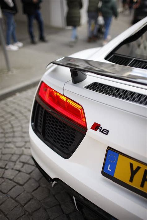 Black Audi R8 on the Road · Free Stock Photo