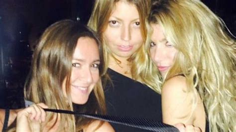 PHOTOS Lola Bigard et Emmanuelle Boidron déchaînées en bikini aux Bains Douches Voici