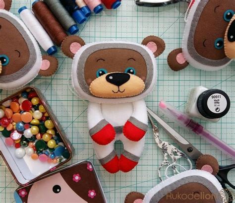 Мишка-космонавт из фетра Привет, мои фетровые друзья!Сегодня мы с вами ...