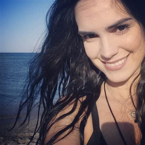 Antes De Cortarse El Cabello Scarlet Ortiz Nos Enamoraba Con Sus Sexys Fotos En Bikini