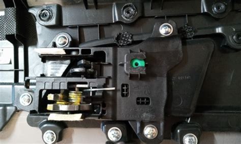 how to open hyundai elantra door with key