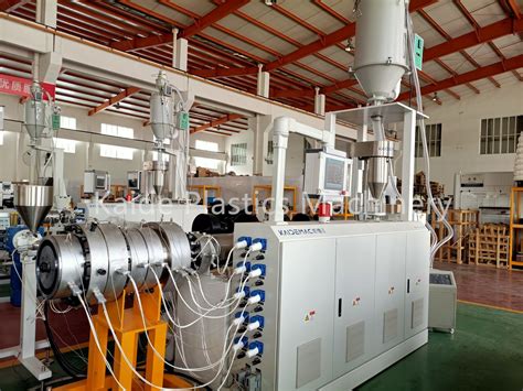 Pe Water Pipe Making Machine Hdpe Pipes Production Line Triple Layer