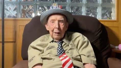 102-year-old WWII veteran becomes TikTok sensation sharing war stories ...