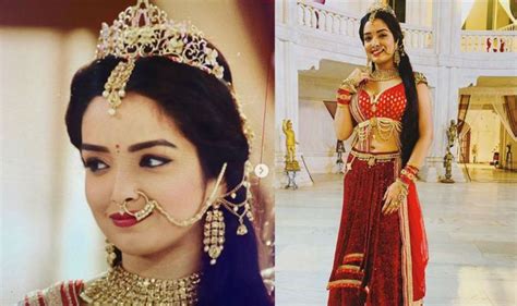 Bhojpuri Hot Sizzler Amrapali Dubey Looks Like Royal Queen In Bts Pics From Rajmahal