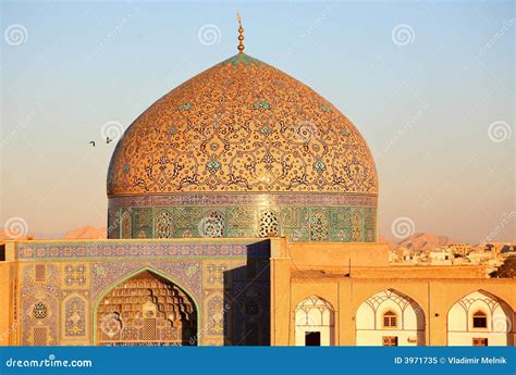 Mosque In Isfahan Iran Stock Image Image Of Iran Asia 3971735