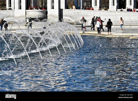 World War ii memorial fountain at the National Mall Stock Photo - Alamy