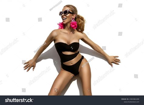 454 Thousand Sexy Bikini Model Royalty Free Images Stock Photos Pictures Shutterstock