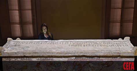 Археолози в Италия откриха непокътната етруска гробница - Новини СЕГА