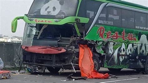 Kronologi Kecelakaan Maut Bus Rombongan Guru Tabrak Truk Tronton 2