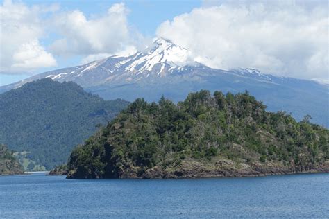 The Intrepid Tourist: HUILO HUILO BIOLOGICAL RESERVE: Volcanoes ...