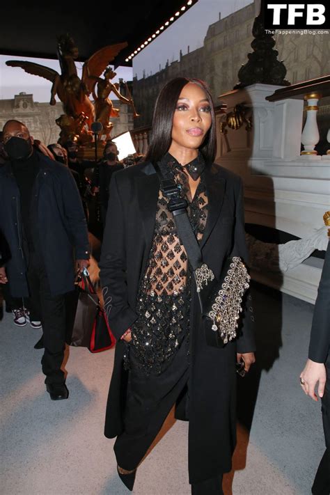 Naomi Campbell Flashes Her Nude Tits As She Attends The Dior Homme Show Fappening