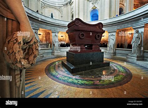 Tombeau De Napoléon Au Panthéon Stock Photo Alamy