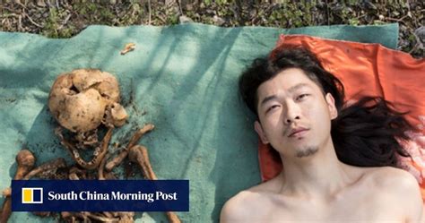 Chinese Artist Gets Naked With Late Fathers Remains
