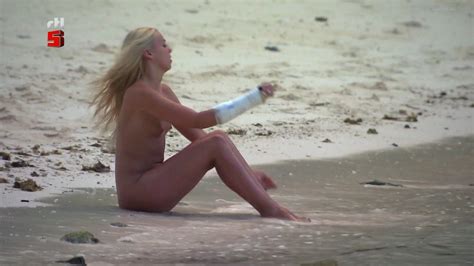 Naked Melissa In Adam Looking For Eve