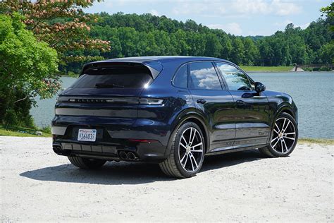2025 Best Midsize Luxury SUV: Porsche Cayenne | AutoTrader.ca
