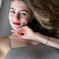 Jonnalinaproduction Fully Nude Stripping On Cam For Live Porn Video