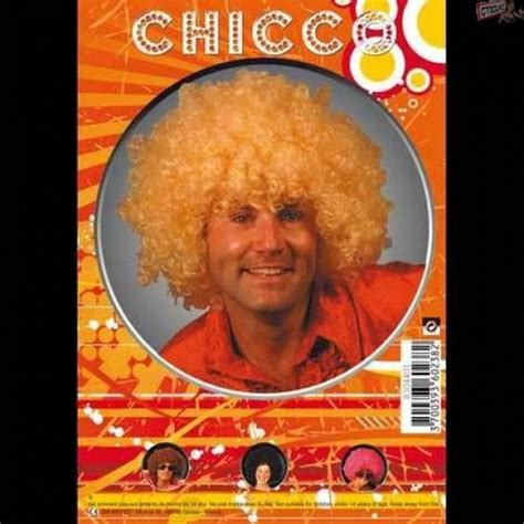 Si tu es blonde à forte poitrine