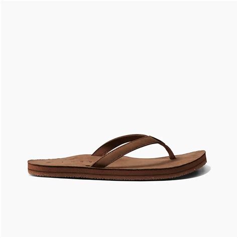 how to clean reef flip flops