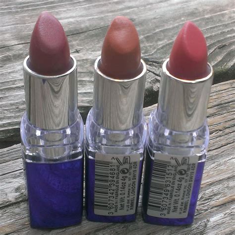 There S Always Time For Lipstick Review Rimmel Moisture Renew