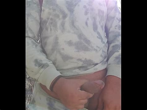 Se masturba en público XVIDEOS