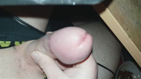 Schnell Abgespritzt Mit Slip Der Nachbarin Im Waeschekeller Gay Man Porn XHamster