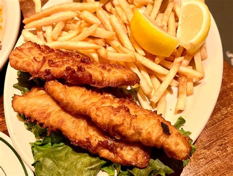 Dish & Drink KC: Casual fish and chips at Harry's County Club