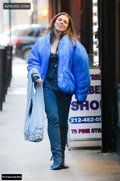 Julia Fox Sexy Seen Flaunting Her Hot Body On The Street In Manhattan AZNude