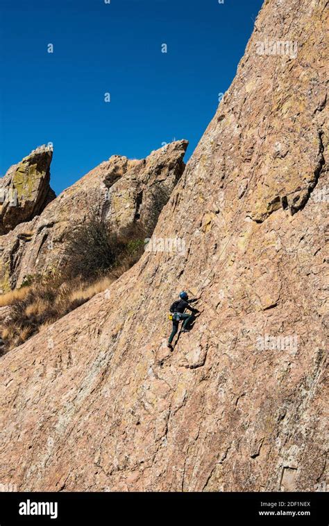 Escalador De Roca En Pe A De Bernal Sitio De La Unesco Y Uno De Los