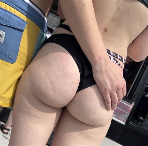 What An Amazing Bubble Butt Beach Bikini Forum
