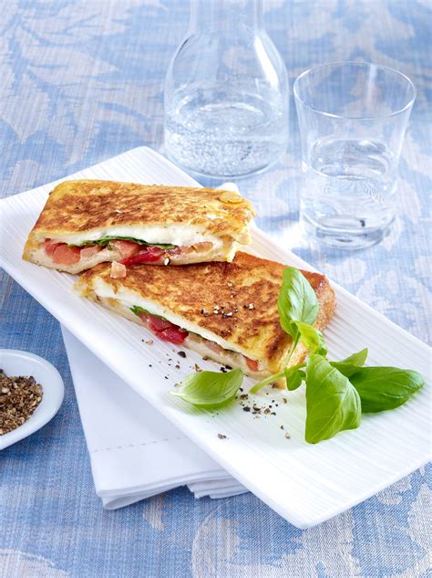 Mozzarella Toast Mit Tomaten Rezept Lecker