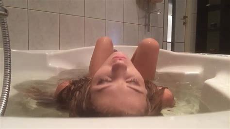 Dildo Fun In Bathtub Blowjob Porn At ThisVid Tube