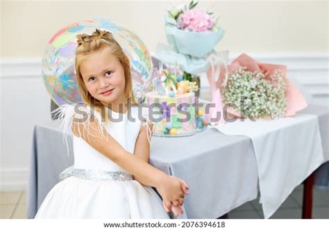 Fiveyearold Blonde Girl Birthday Girl Cake Stock Photo 2076394618 Shutterstock