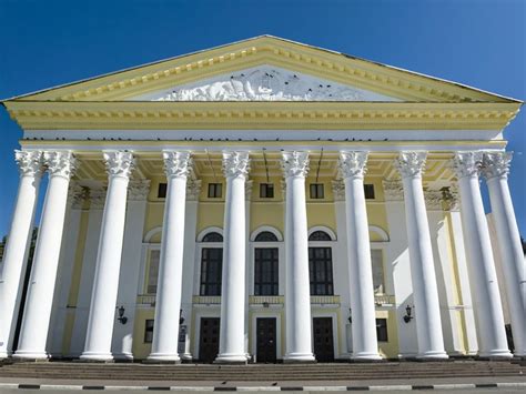 7 старейших региональных театров России