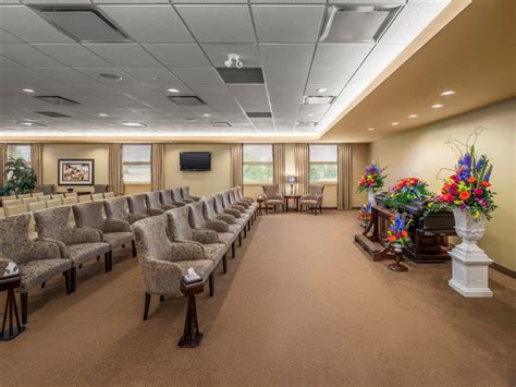 Detailed walking tours explain the significance of Glendale Cemetery 12