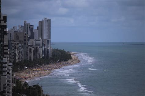 Corpo De Homem Encontrado Na Praia De Boa Viagem Zona Sul Do Recife