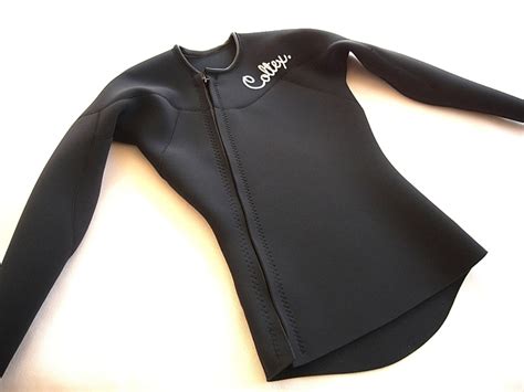 波情報 湘南 再びサイズダウン Coltex スラントZIPジャケット サーフボードクオリティーハードコア Quality Hardcore Distributions