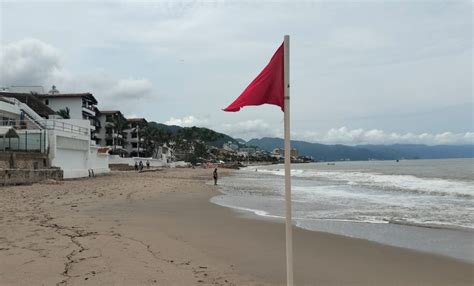 Por Oleaje Elevado Colocan Bandera Roja En Tres Playas De Vallarta