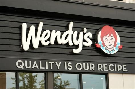 Wendys E Coli Outbreak Sickens Dozens Lettuce Eyed